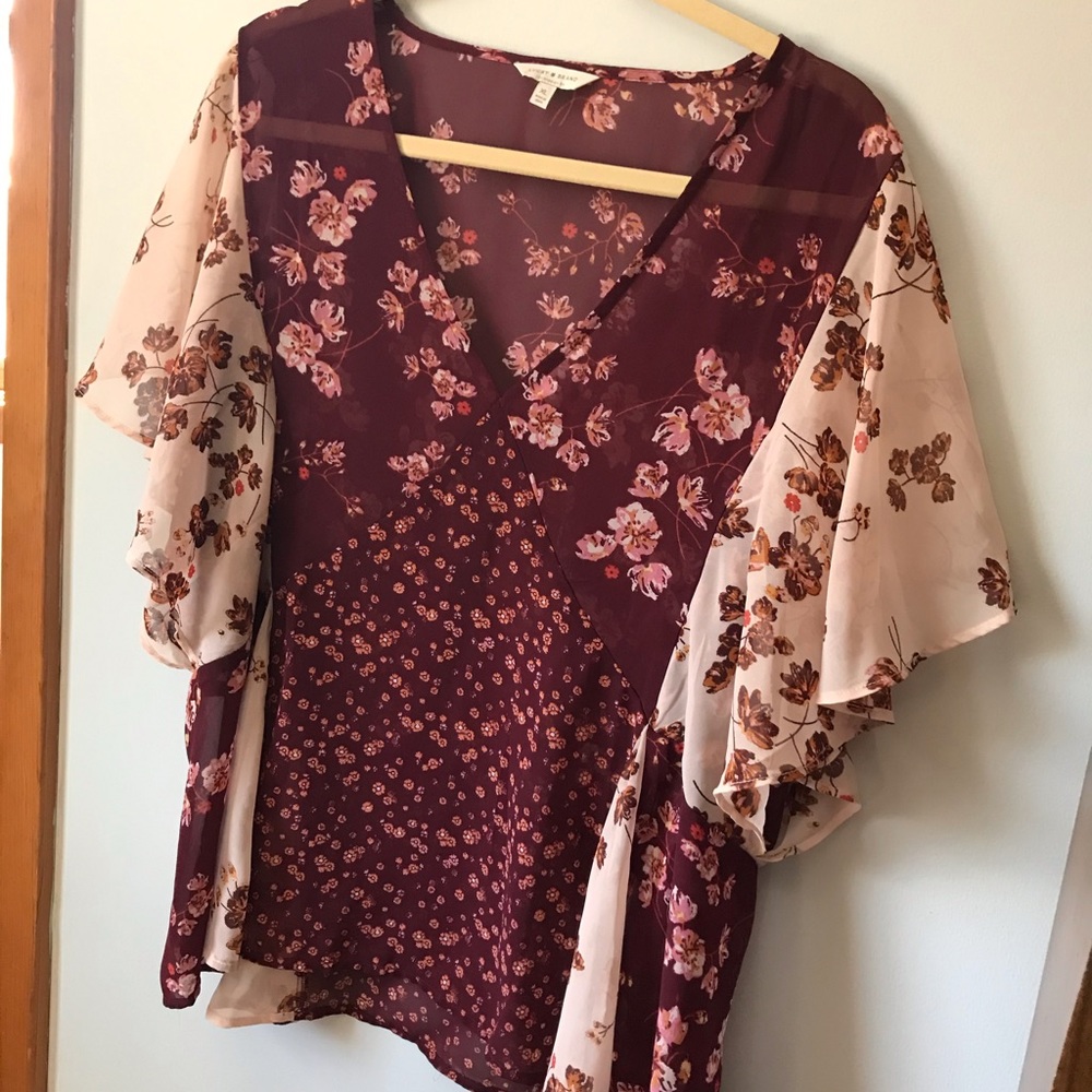 Nwot Lucky Brand Print Top With Flutter Sl - image 6